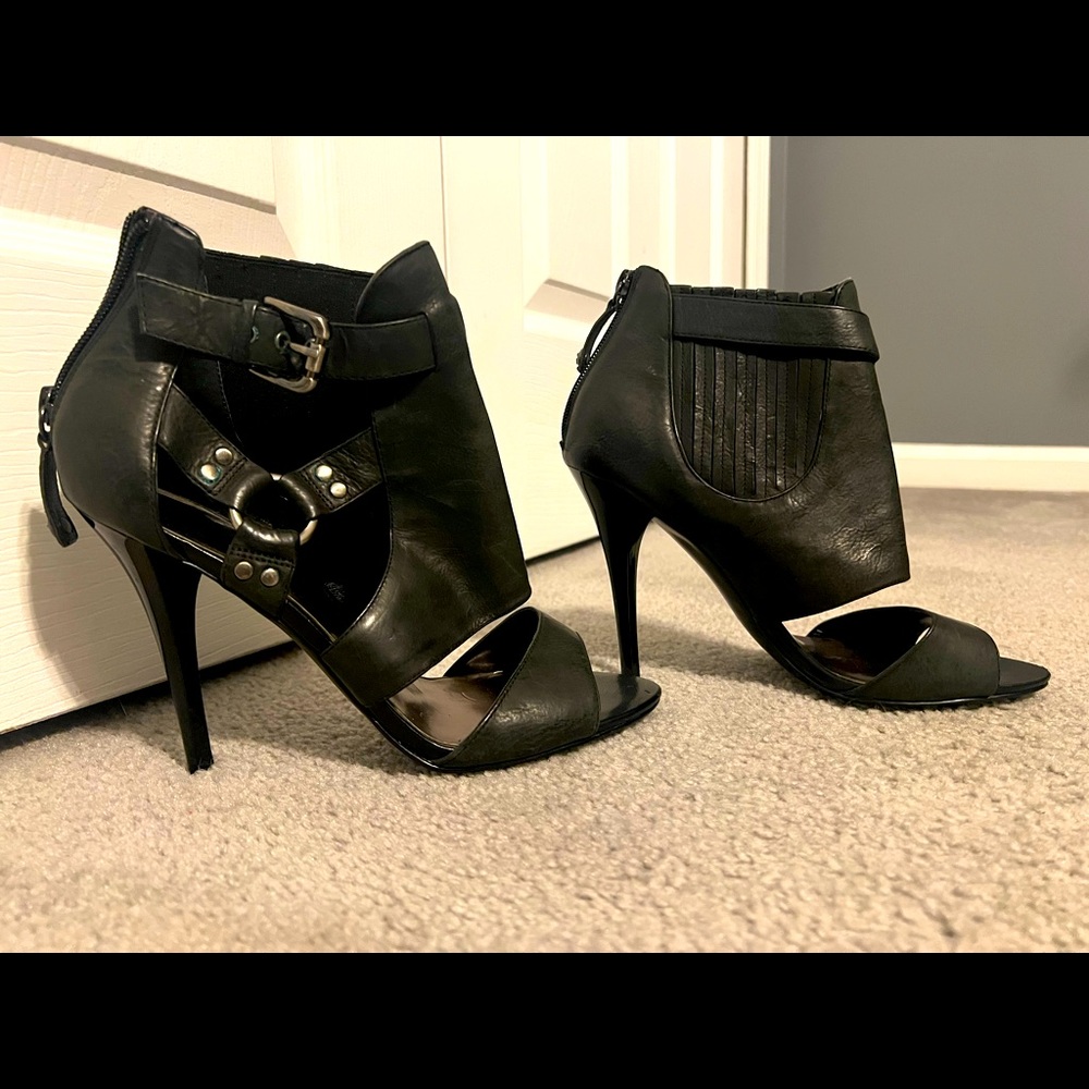 Guess heeled booties